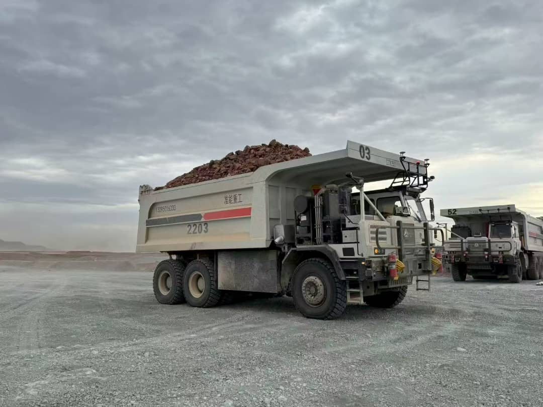 مقایسه فنی و عملیاتی کامیون‌های معدنی SINOTRUK با Caterpillar، Komatsu و BELAZ